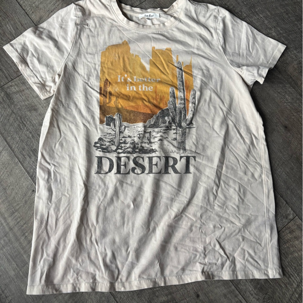 Tres Bien Desert Scene Men's T-Shirt - Cream and Orange